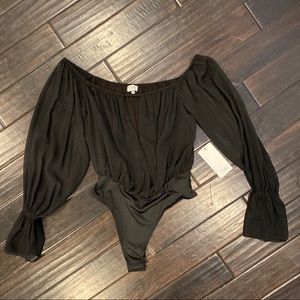 TOBI BODYSUIT OPEN STRIPPED